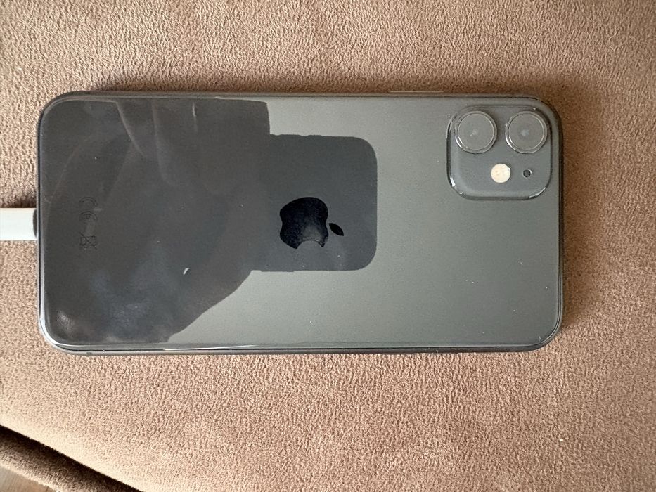 Vând iPhone 11 64gb