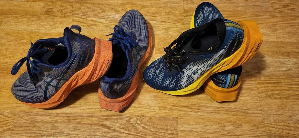Vand 2 perechi Asics Nova Blast 3