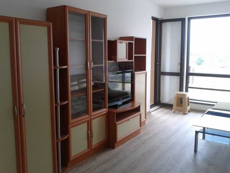 Дава се под наем Тристаен апартамент в Пловдив, Младежки Хълм - 82 кв.м за 316.2 € - Снимка #1