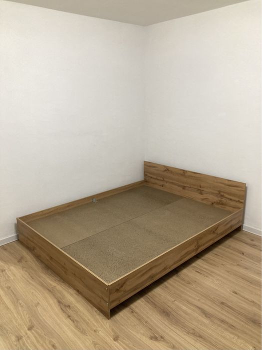 Pat 160x200, PAL, saltea și acoperitoare, stare bună