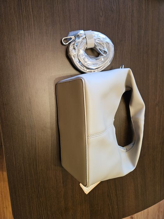 Дамска чанта DeeZee, нова с етикет