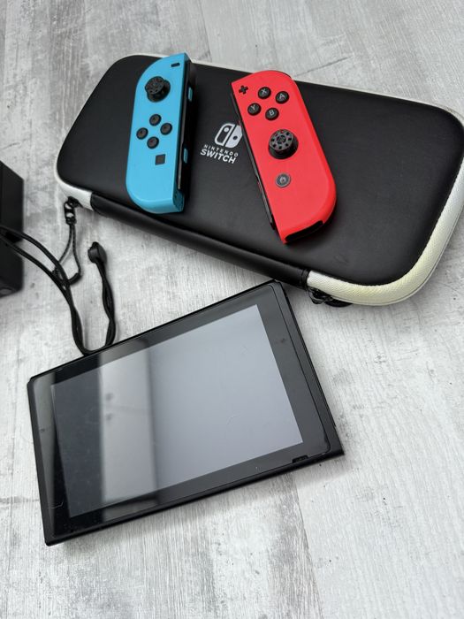Vand Nintendo Switch (utilizat)
