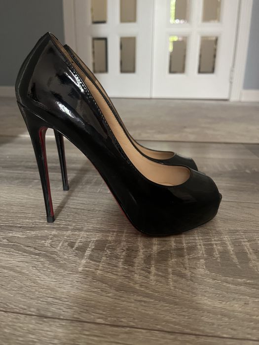 Продаю туфли Louboutin