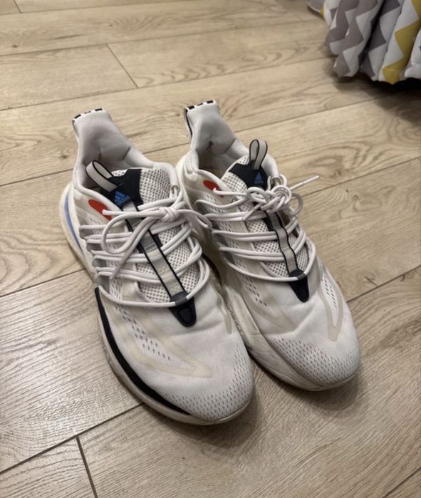 Adidas Alphaboost v1