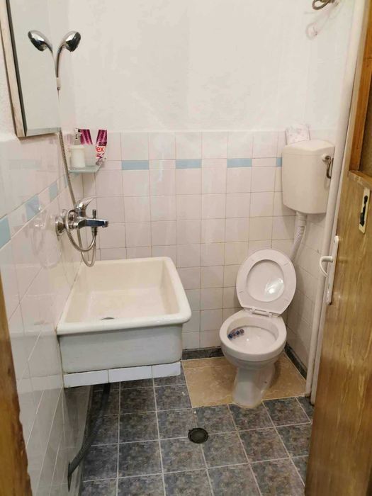 Продавам двустаен апартамент в центъра на Габрово.