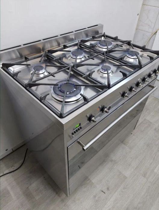 Продаю газовую плиту. Т