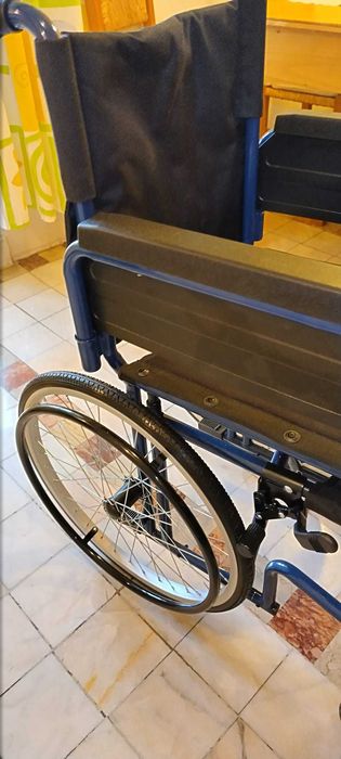 Scaun cu rotile Skinny, absolut nou, pentru persoane cu handicap