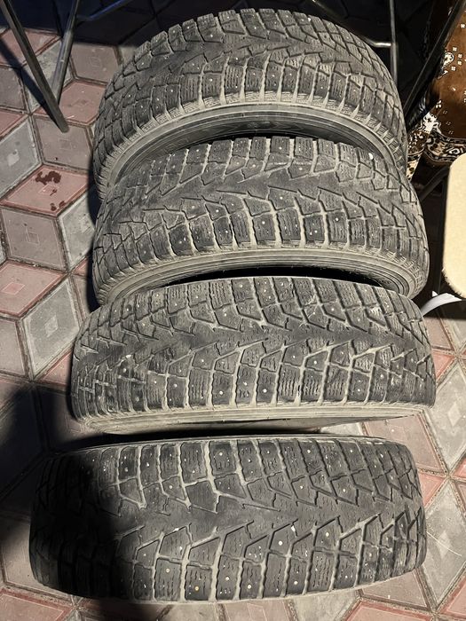 зимняя резина 225/70 16р.