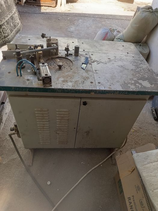 Кромкооблицовочный станок