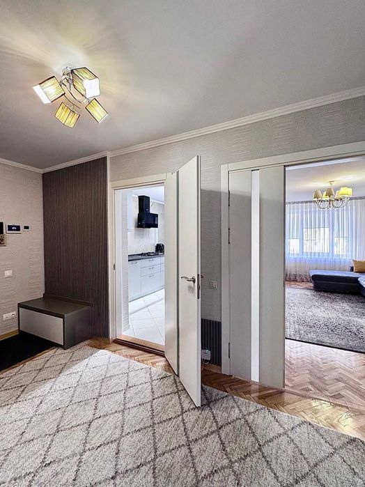 Дава се под наем Тристаен апартамент в София, Студентски град - 75 кв.м за 475 € - Снимка #1