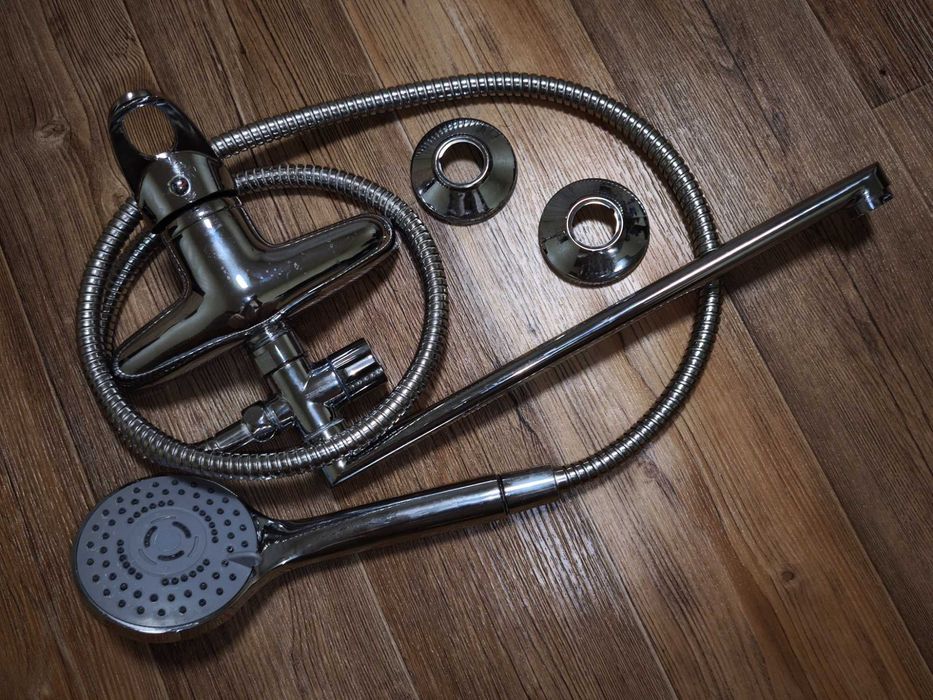 Смеситель для ванны