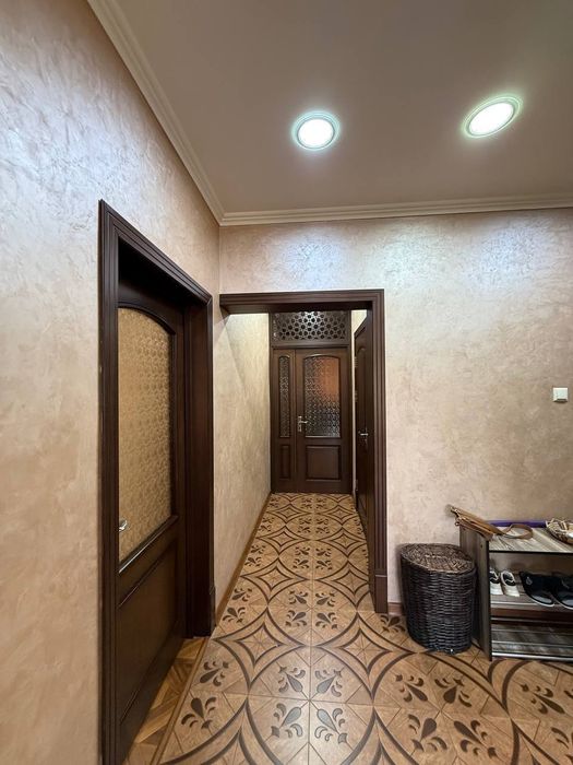 Срочно продаётся 2 ком Ойбек метро