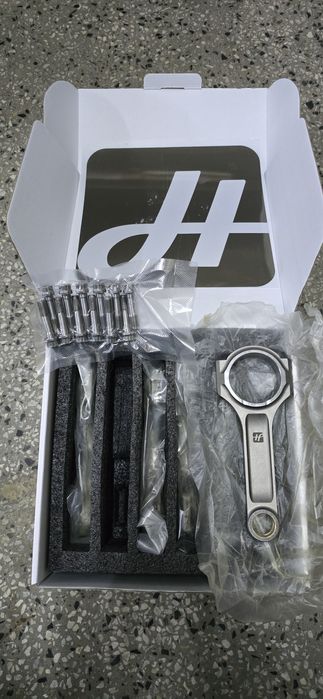 Нови ковани биели БМВ В58