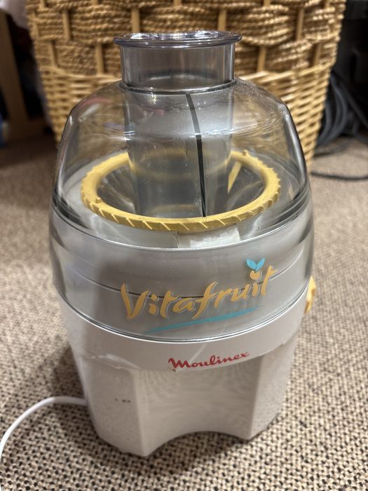 Aparat elecrocasnic storcator fructe-legume, Moulinex