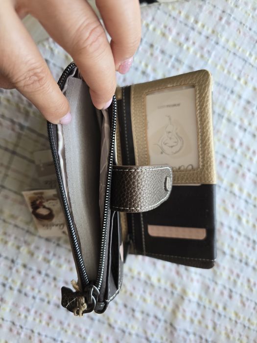 Нов дамски портфейл Анеке