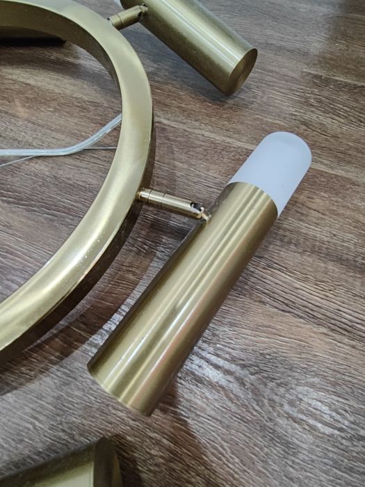 Продаю люстру недорого