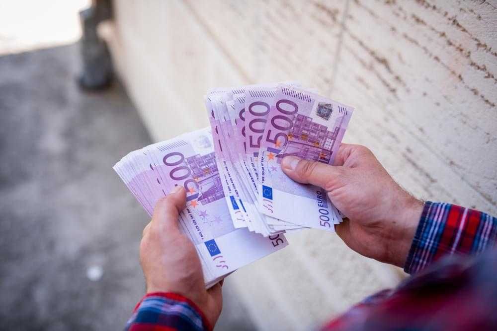 Fonduri și investiții de la 10000€ la 185.000.000€ Imobiliare, afaceri