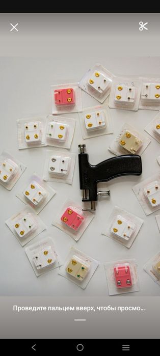 Үлкен кеуделері бар сымбатты қыздар