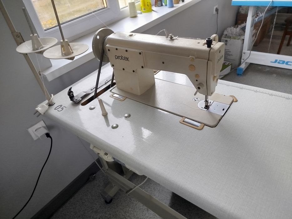 Промышленная швейная машина