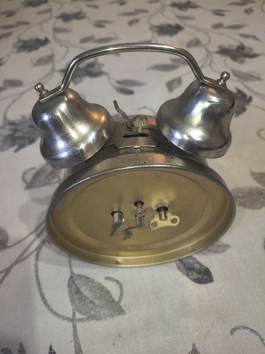 Ceas de masă Aradora