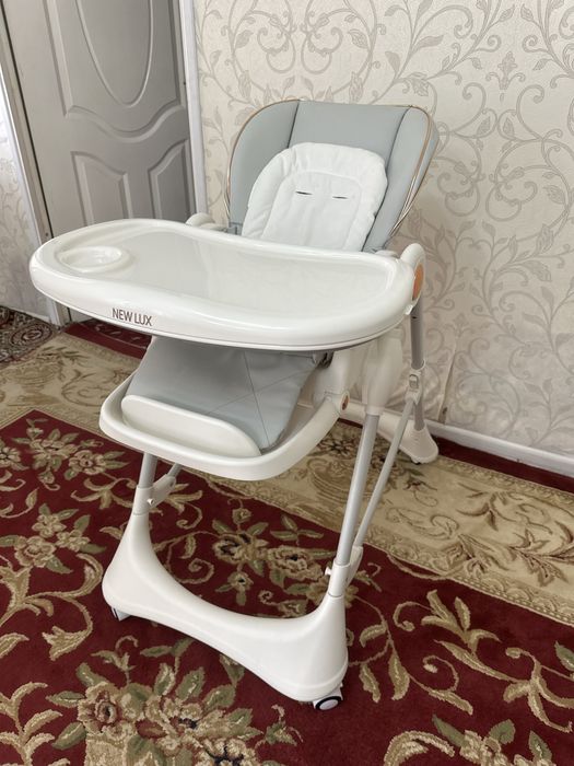 Bolalar ovqat stulchigi holati zor oq seriy aralaw rangda