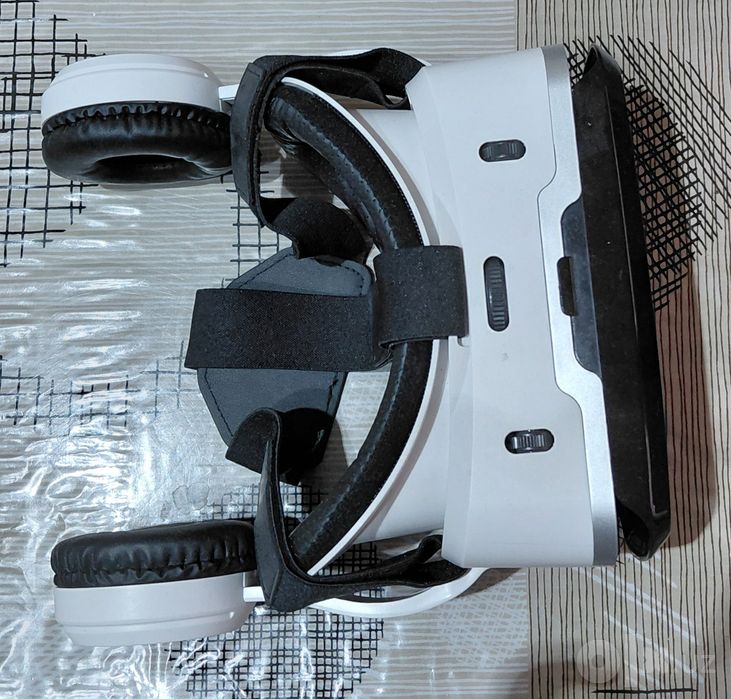VR Shinecon, yaxshi holatda, sotiladi