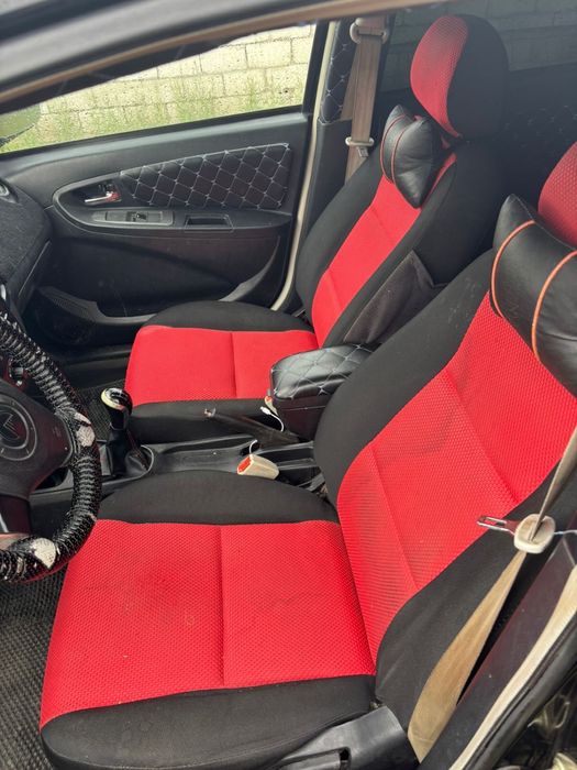 Geely легковый автомобиль