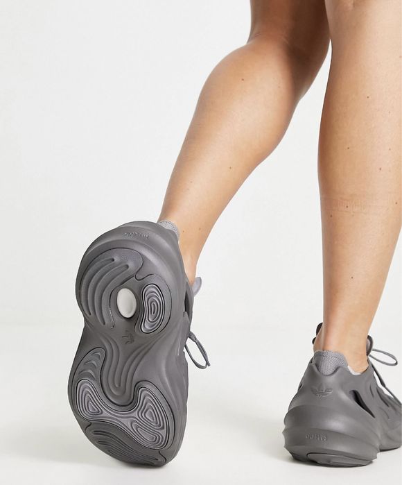 Кроссовки Adidas