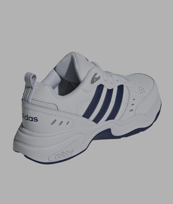 Adidas  Обувки Strutter