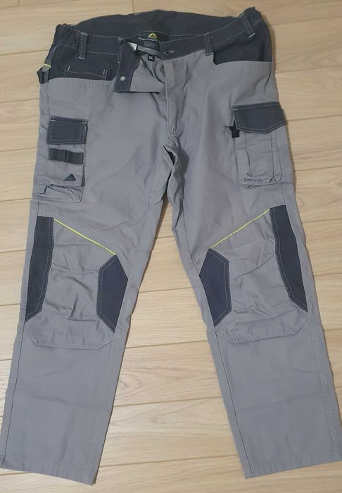 продам  два костюма