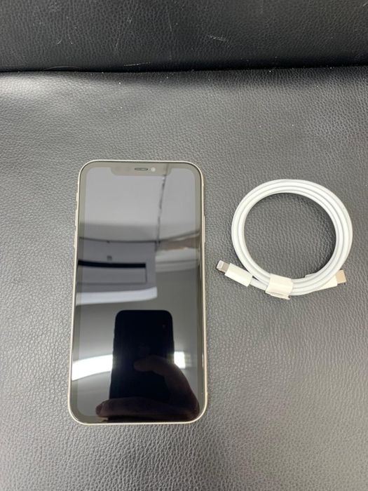 Айфон 11 в отличном состоянии