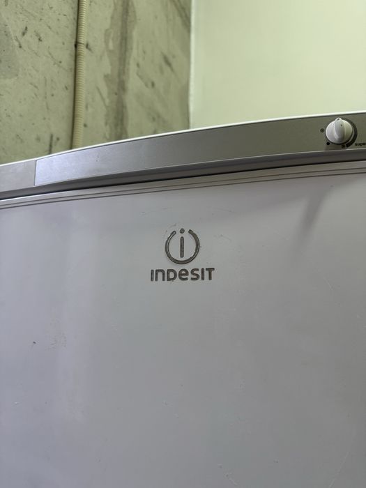 Морозильник Indesit