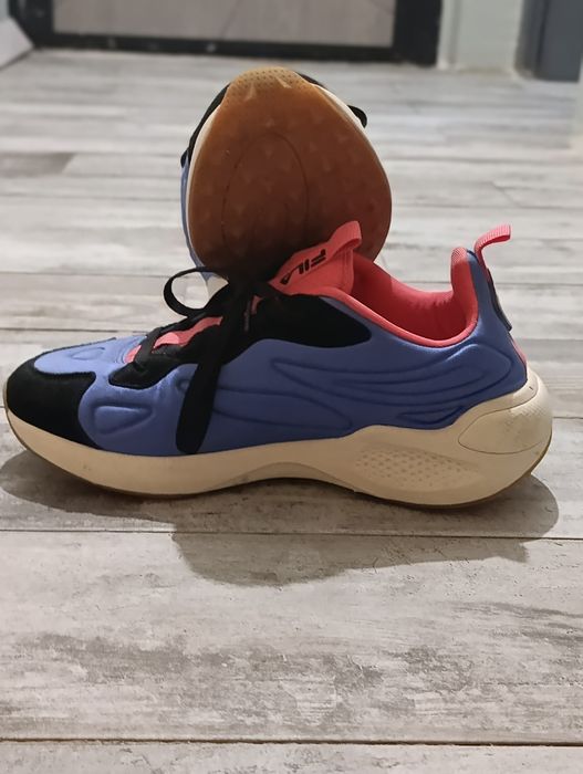 Нови обувки Fila. Без кутия . 40-ти номер