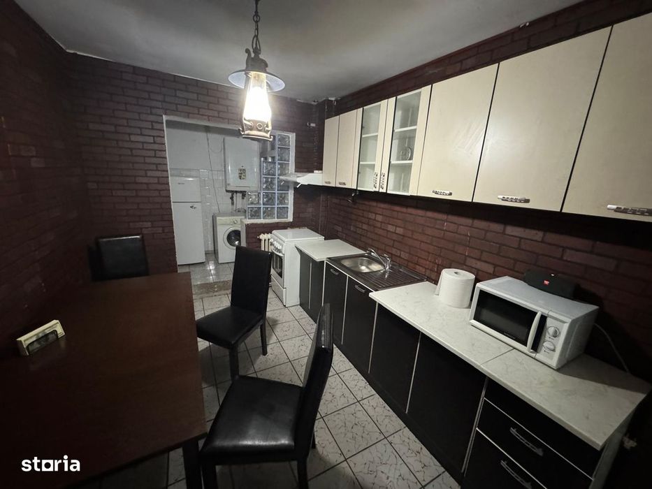 Apartament 4 camere, balcon și garaj