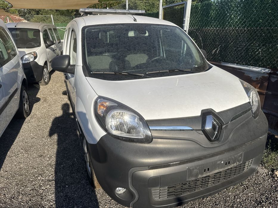 Продавам 3 броя канго зе kango za 33kw батерия