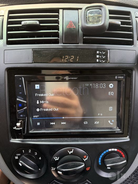 Pioneer mafon, monitor