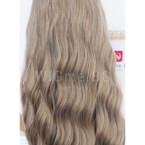 Дълга пеплно руса перука на вълни с бретон Алекса