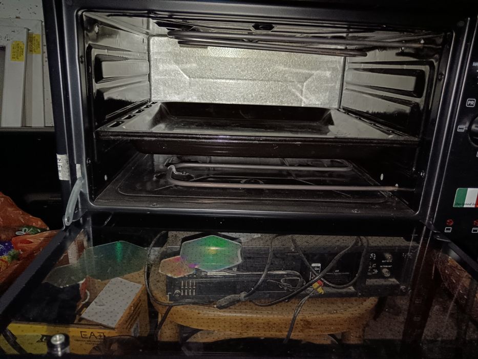 Продам электрический духовкуовку