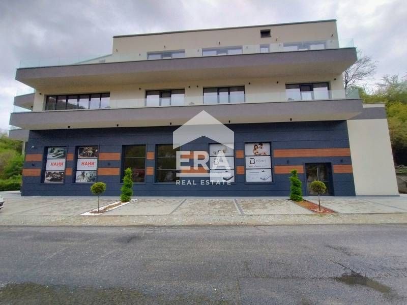 Дава се под наем Магазин в Златоград - 249 кв.м за 797.64 € - Снимка #1
