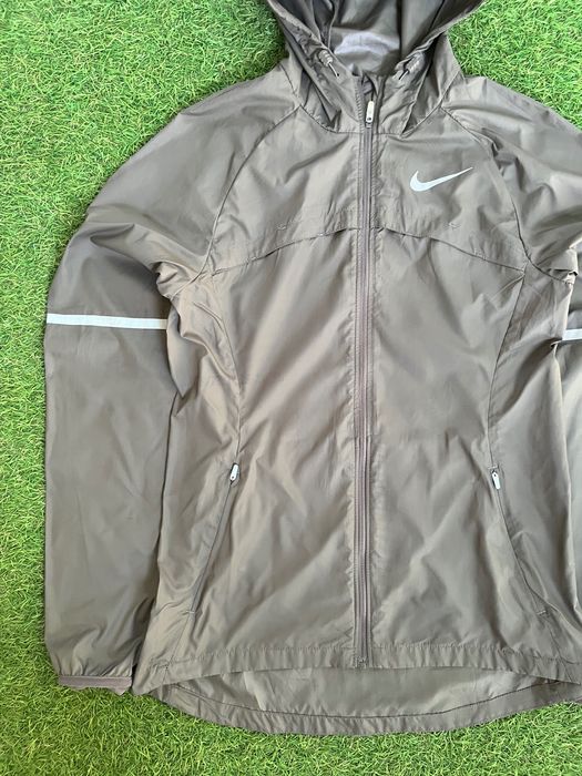 Дамско горнище / яке : Nike Shield Hooded Running Jacket XS
