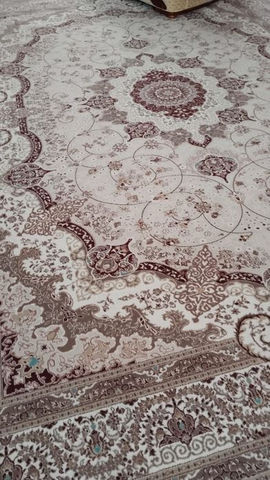 Продаётся ковёр  чистый