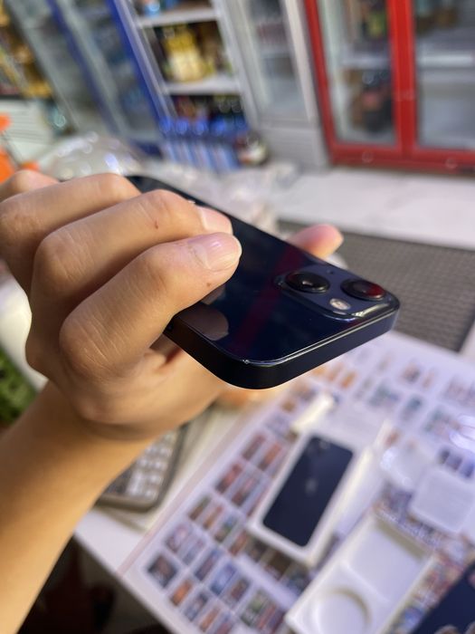Продам iPhone 13 128GB (тёмно-синий)