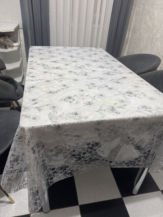 Стол жиналганда 1,2 м, ашылганда 1.8 м болады,б/ужагдайы жаксы