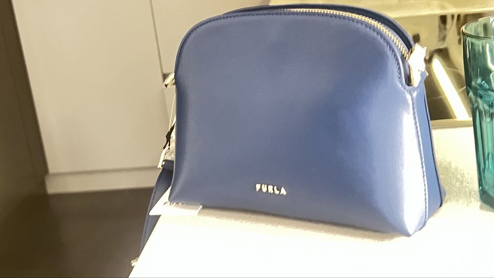 Furla Zelda crossbody bag.В три цвята.100% оригинал със сериен номер,етикети,care instructions,прахова торбичка(dust bag) подаръчен плик FURLA