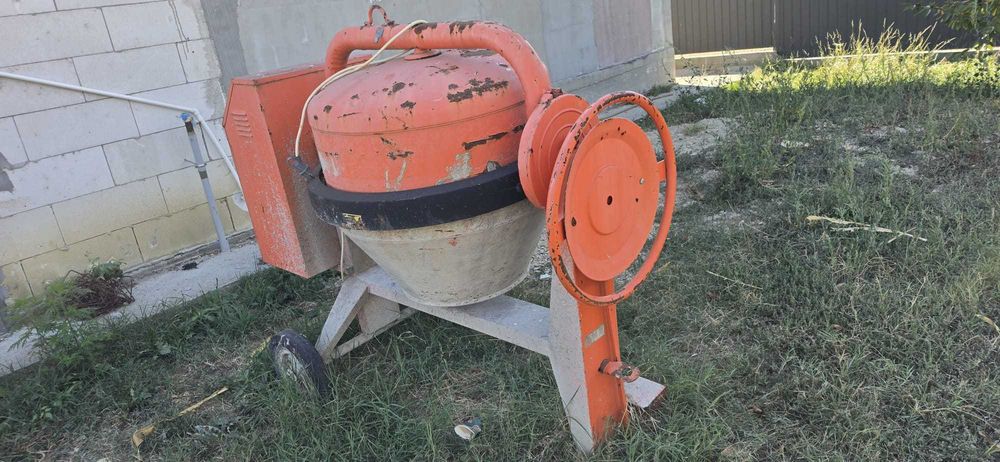 Betoniera italia 300L