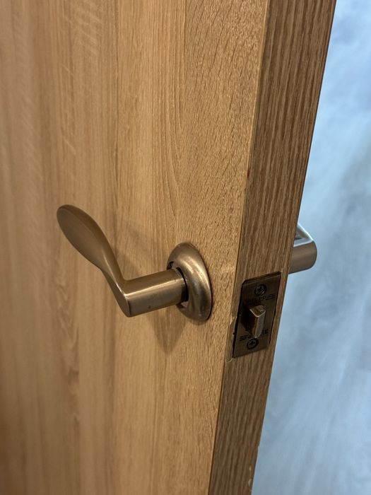 Продам межкомнатные двери