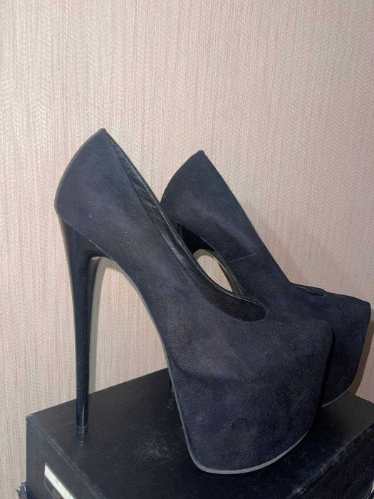 Черные туфли. ..