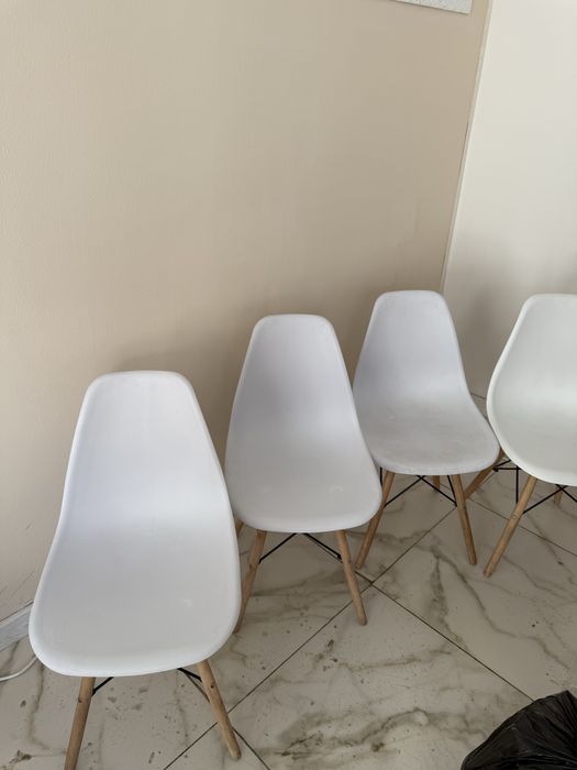 стулья белые