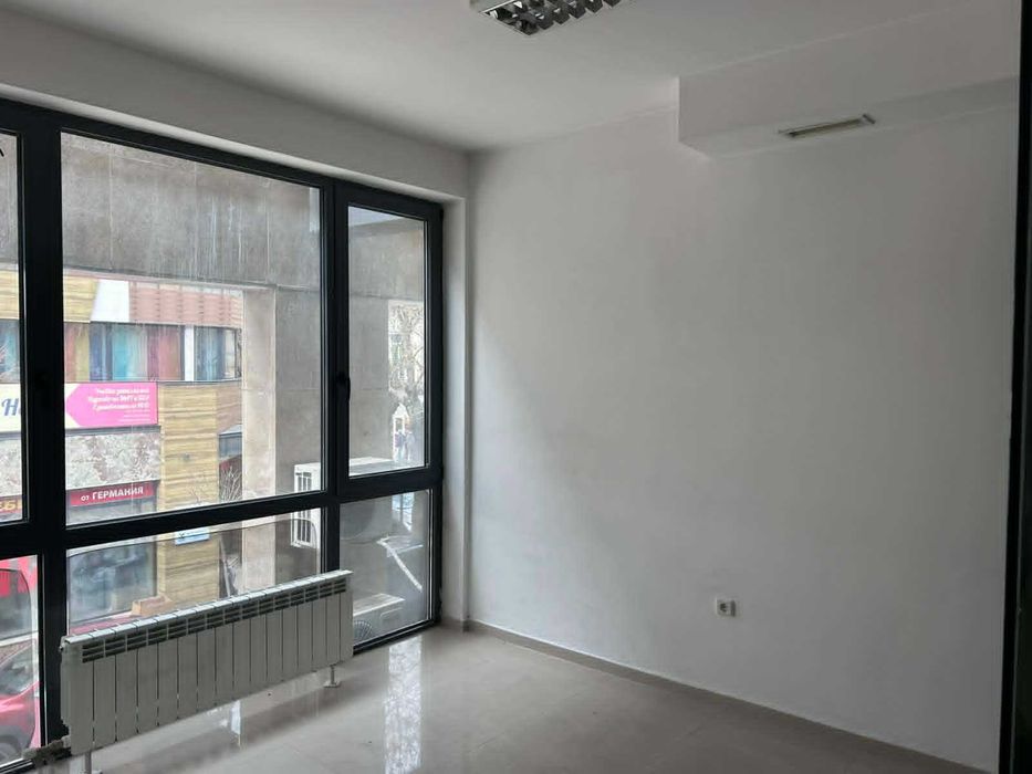 Дава се под наем Офис в София, Център - 13 кв.м за 298.86 € - Снимка #3