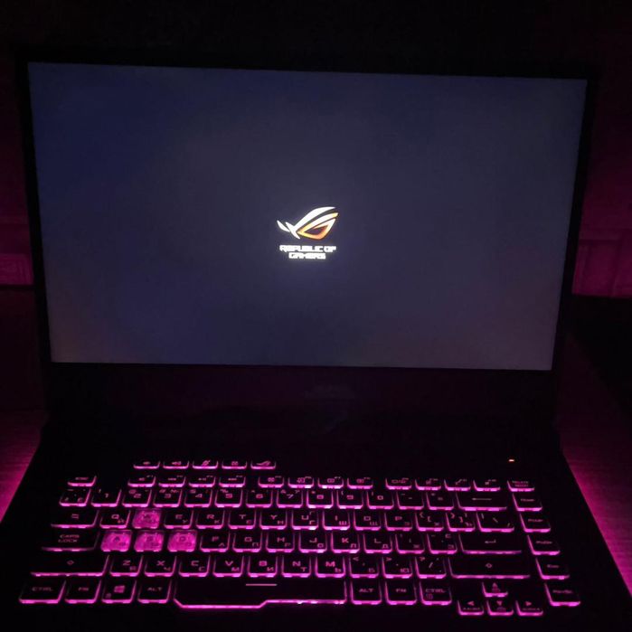 Ноутбук Asus rog strix